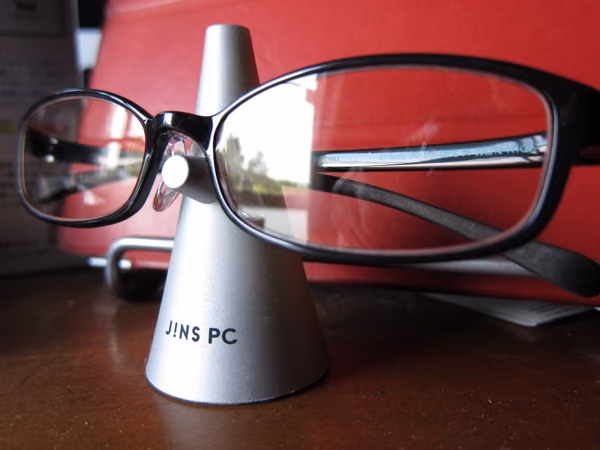 ブルーライトをカットするPC用眼鏡 J!NS PCを買いました