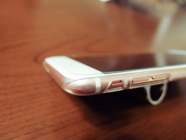 iPhone6/6s Plusにガラス保護フィルムを貼ってみた
