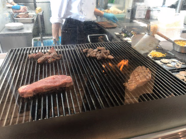 今更ながらいきなりステーキで食べてきた