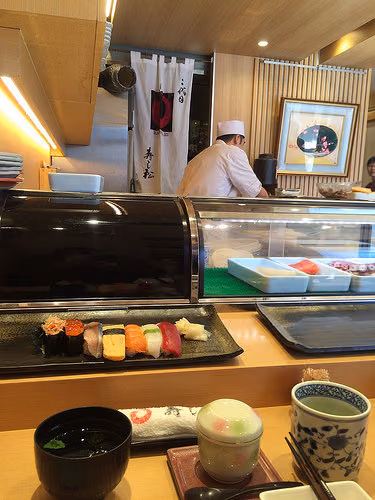 エビスタウン内の寿し松でランチ