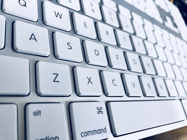 Macのキーボード清掃には最新の注意を！